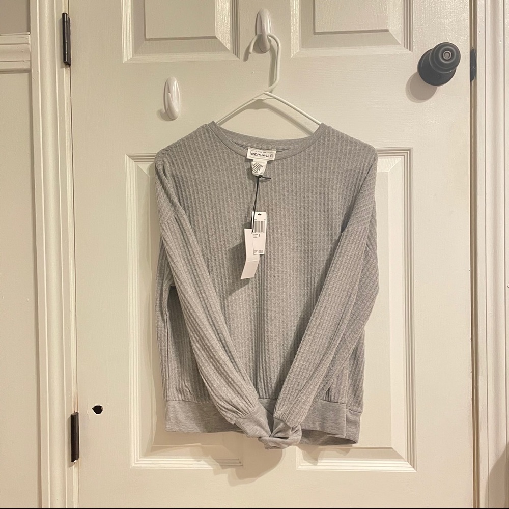 BRAND NEW FOR THE REPUBLIC TOP